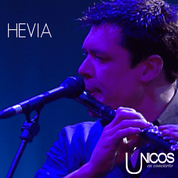 Hevia - Únicos en Concierto