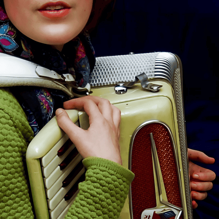 Sunniva Brynnel - Accordion ASMR